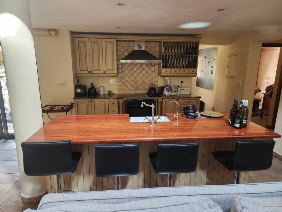 To Let 6 Bedroom Property for Rent in Lakeland North West